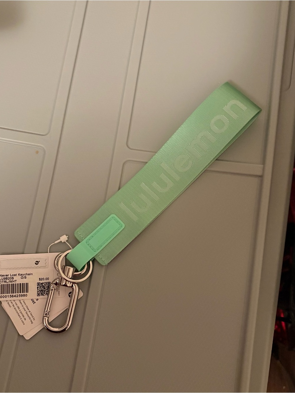 Lululemon Never Lost Keychain Citra lime/white NWT sold out authentic